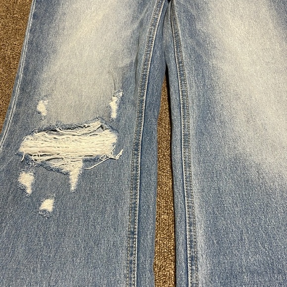 Vervet Blue distressed cropped jeans in size 27 - Picture 5 of 9